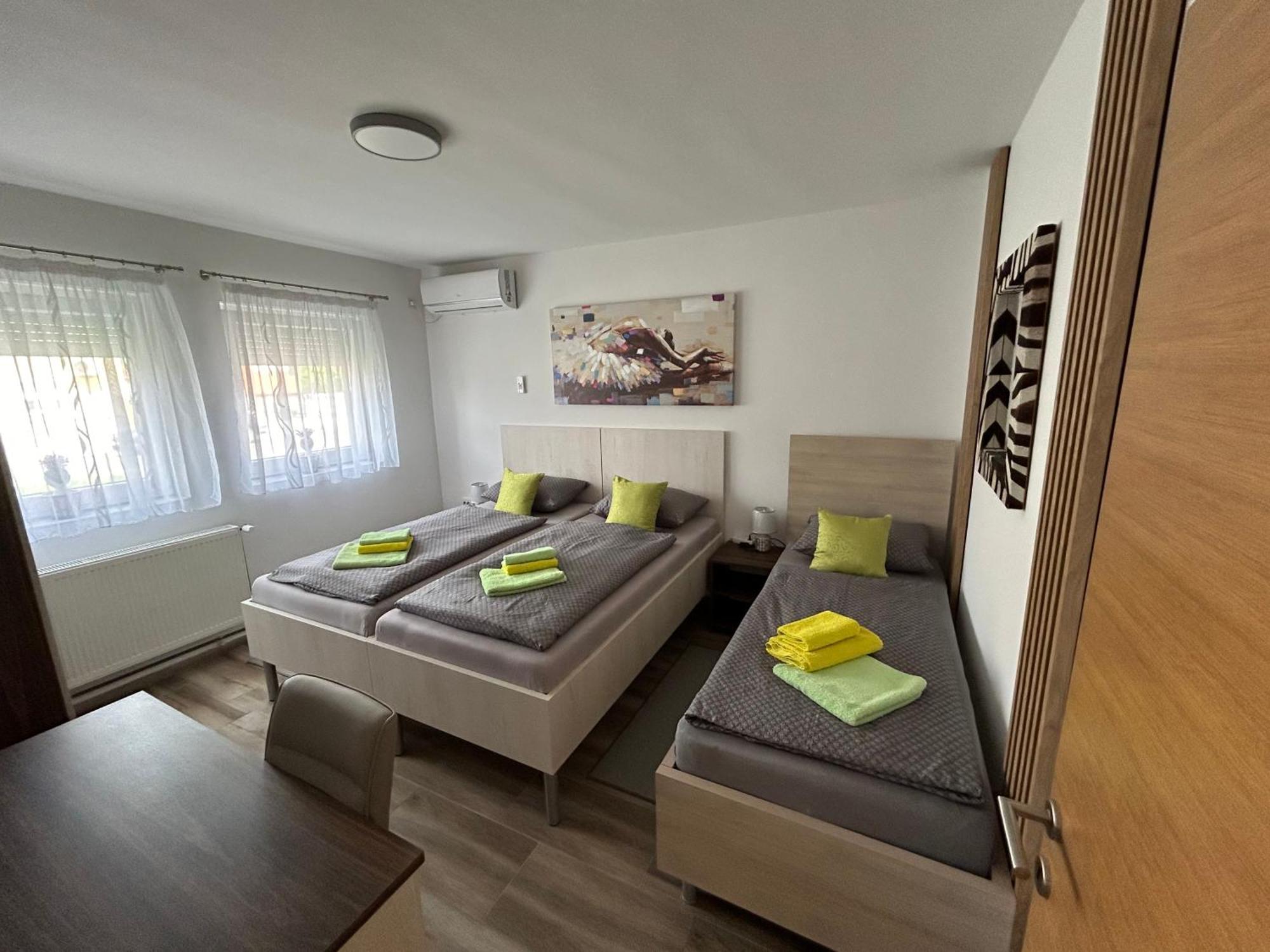 Apartmani Ana Vukovar Esterno foto